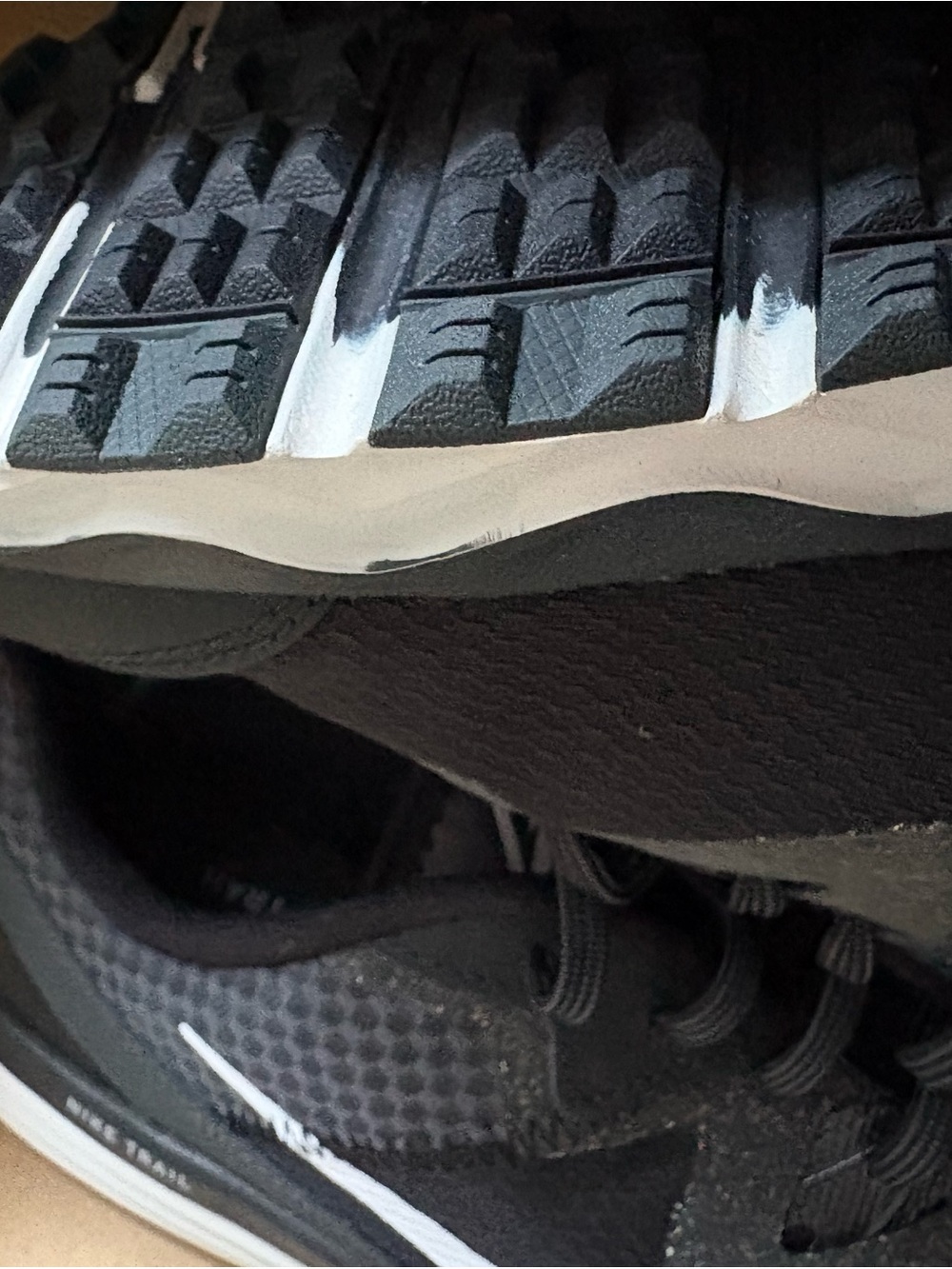 Nike Men’s Black and White Trail Sneakers - Picture 3 of 7